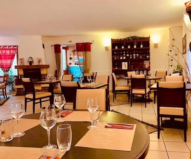 מלון אבריו Auberge La Cascade בית הארחה